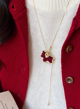 新年红色丝绒小马吊坠项链女秋冬本命年轻奢高级感毛衣链马年高档