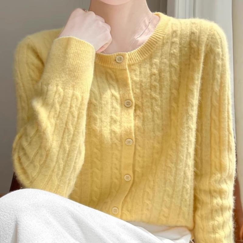 春季新款精纺羊毛开衫女圆领宽松扭花长袖外搭羊绒针织外套女