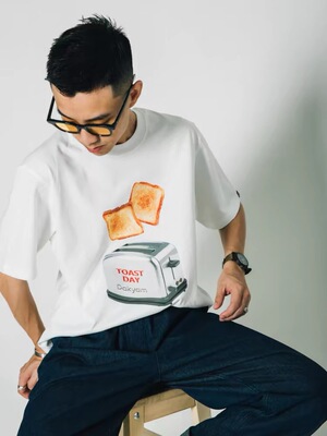 DAKYAM(达人)Tuesday Toast  Popup 周二多士面包机印花短袖TEE恤