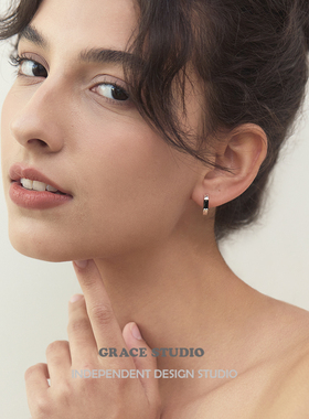 G/S缪斯 精致高级感黑色锆石迷你耳扣简约通勤耳圈耳环2025新款