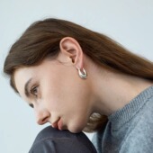 时髦耳环 百搭个性 小众设计金属光面椭圆耳圈女ins博主同款