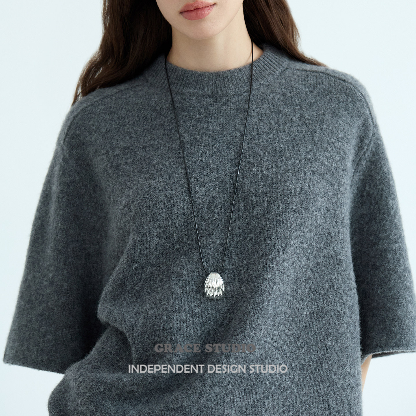 G/S周末美学 小众原创设计贝壳吊坠黑绳长项链春夏度假风毛衣链