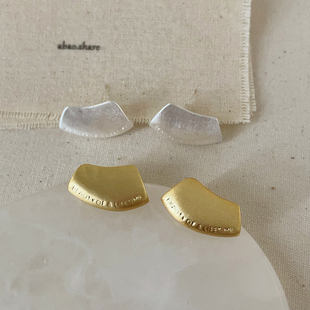 小众设计感拉丝金属耳廓耳钉女个性高级精致时尚通勤百搭耳环耳饰