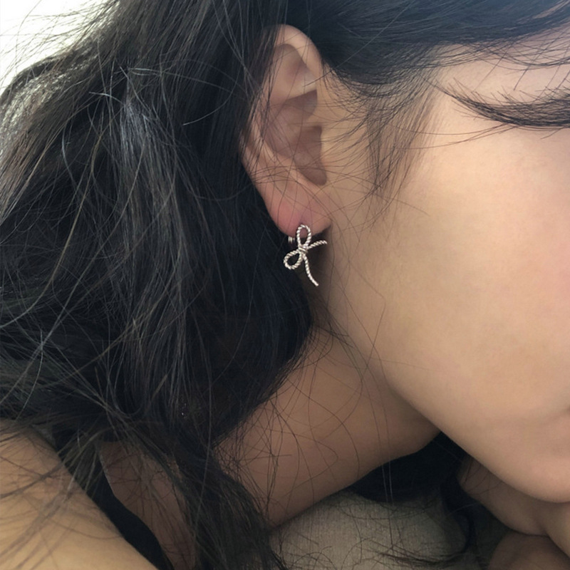 麻花金属蝴蝶结耳扣女设计感甜美个性气质时尚优雅百搭耳环耳饰