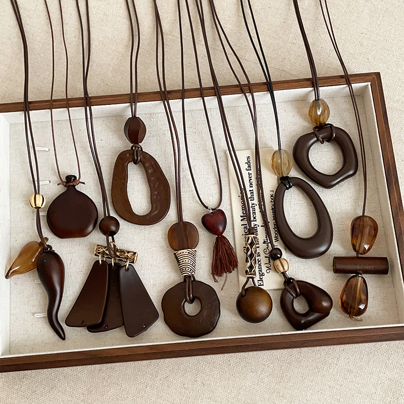 简约几何咖色仿木头吊坠编绳长款项链潮流个性时尚百搭颈链毛衣链