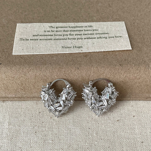 简约高级感满锆镂空爱心耳扣女轻奢小众时尚 潮流通勤百搭耳环耳饰