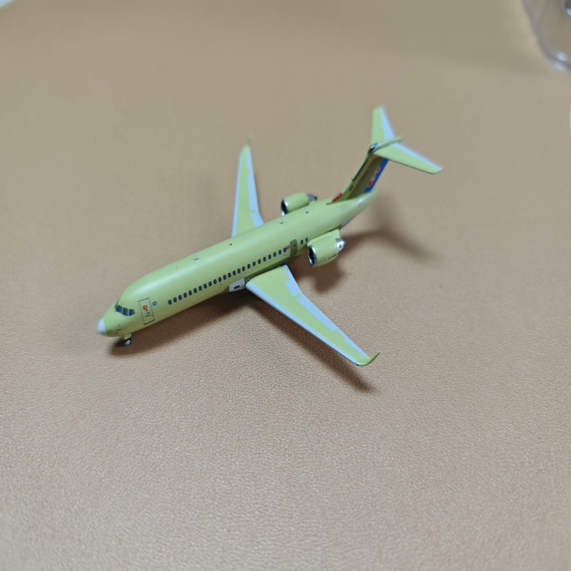 Sebastian Model  商飞 Arj21-700/C909  中国南方航空  出厂绿