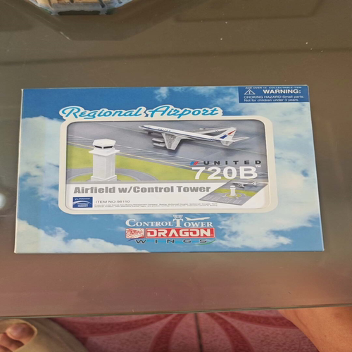 Dragon Wings United Airlines 720B 客机模型，1/400比例，限量