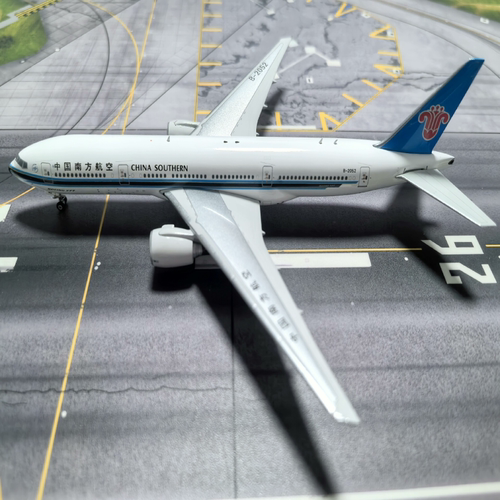 PH B777-200 南方航空 南航 B-2052phoenix  1:400 1/400如无特