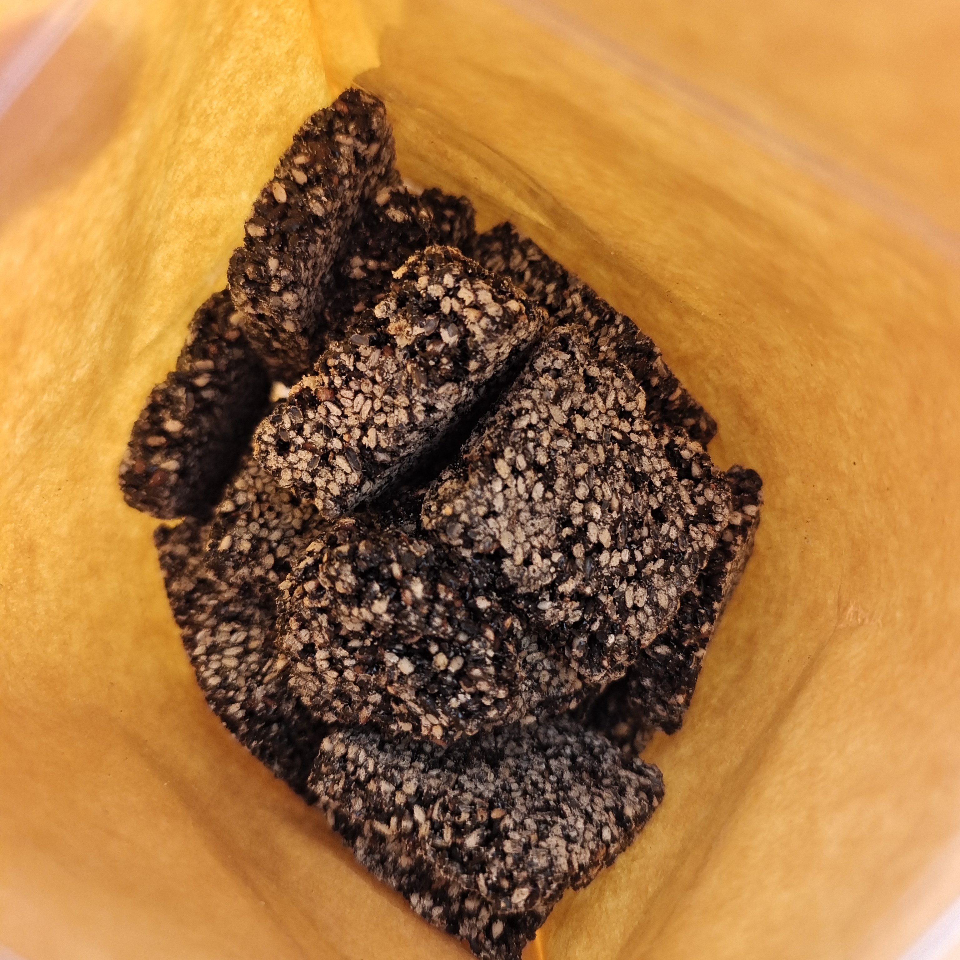 安徽舒城特产农家自制手工黑芝麻片传统工艺芝麻片年货零食