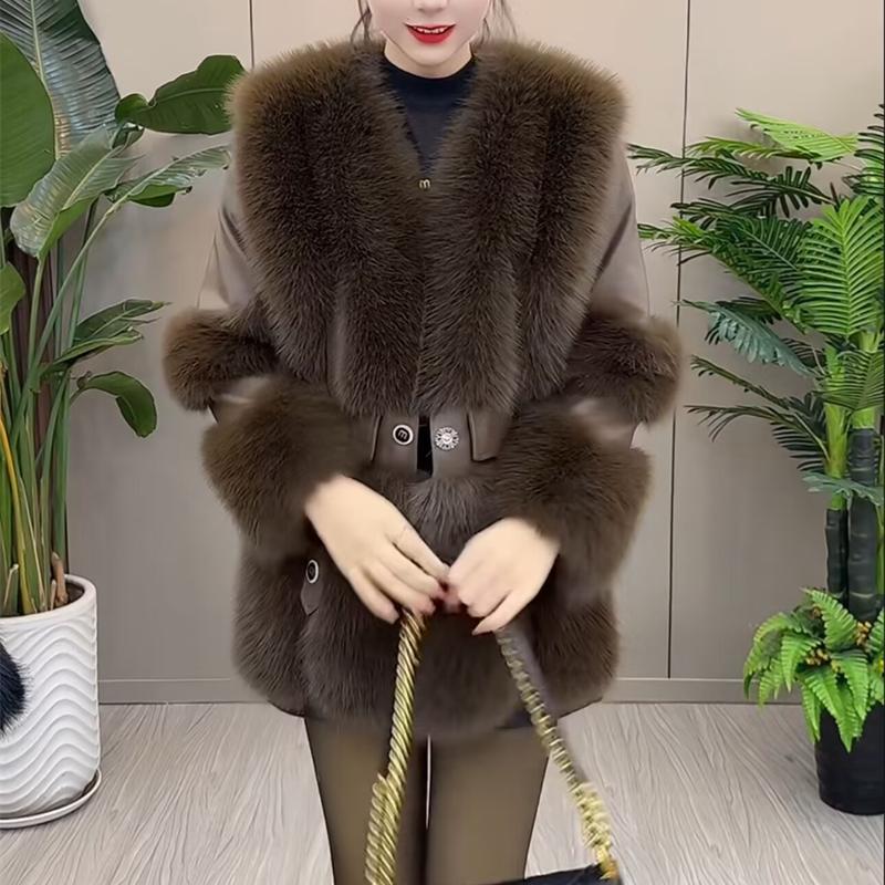 仿狐狸毛领保暖拼PU外套