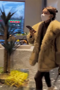 欧货2023冬季新款韩版洋气收腰羽绒服女天使之翼大毛领中长款外套