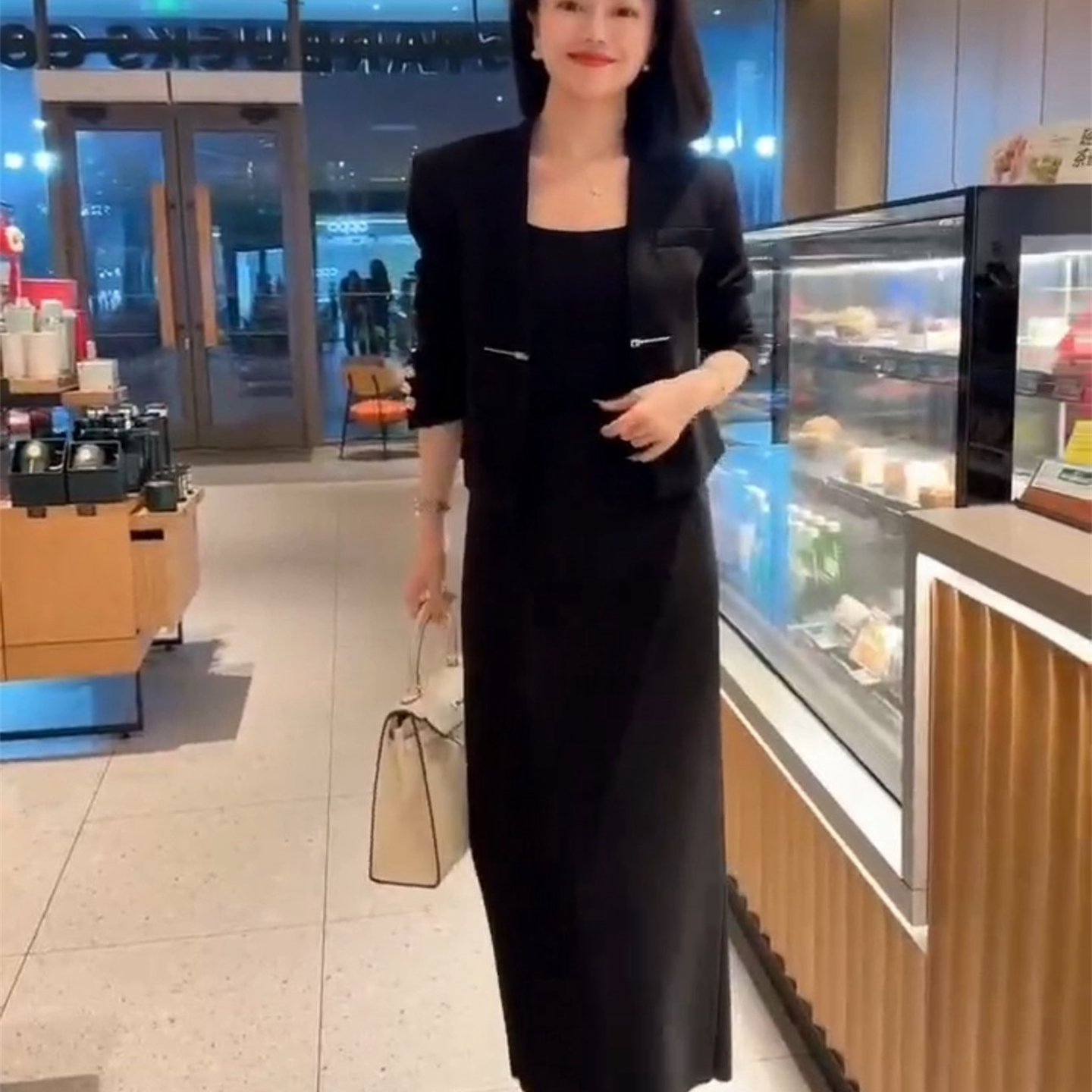 时尚气质高档西服套装女2026春季新款收腰显瘦外套高腰开叉裙子潮