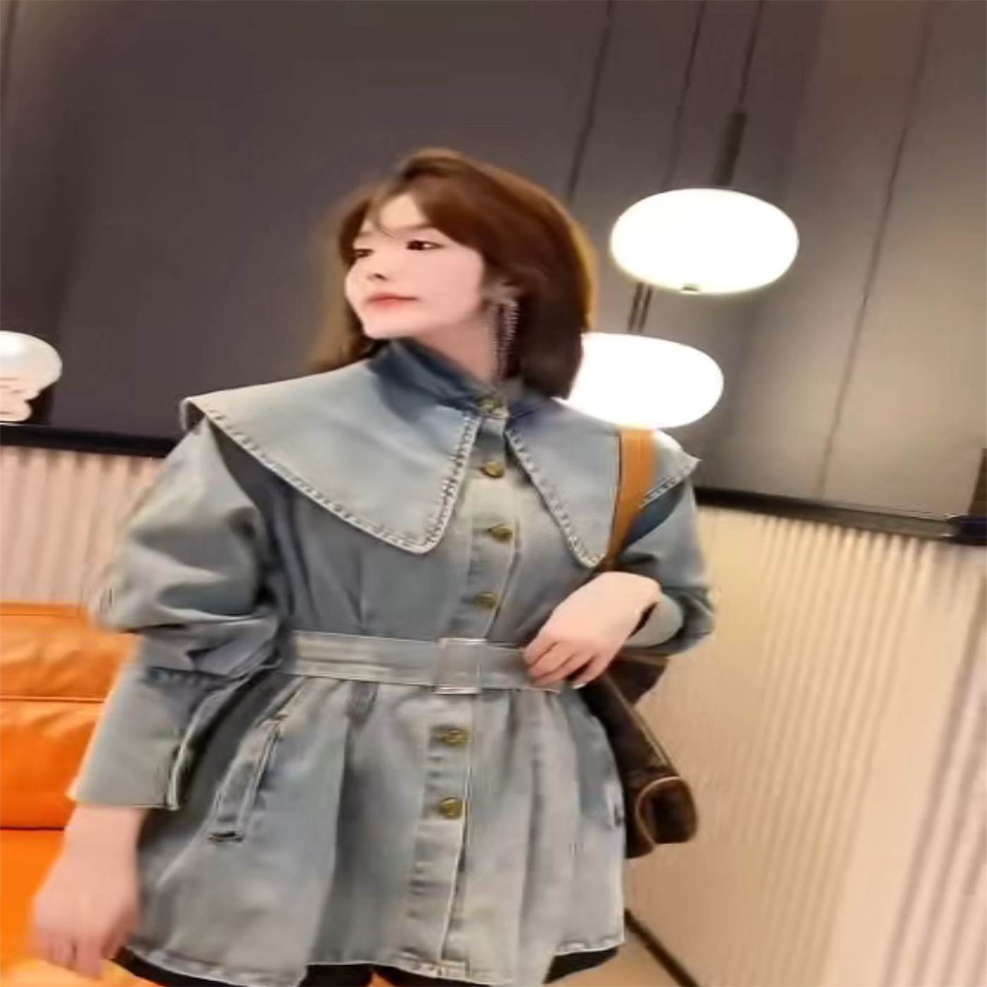 欧货娃娃领牛仔外套衬衫2026早春新款网红韩版长袖减龄大翻领上衣