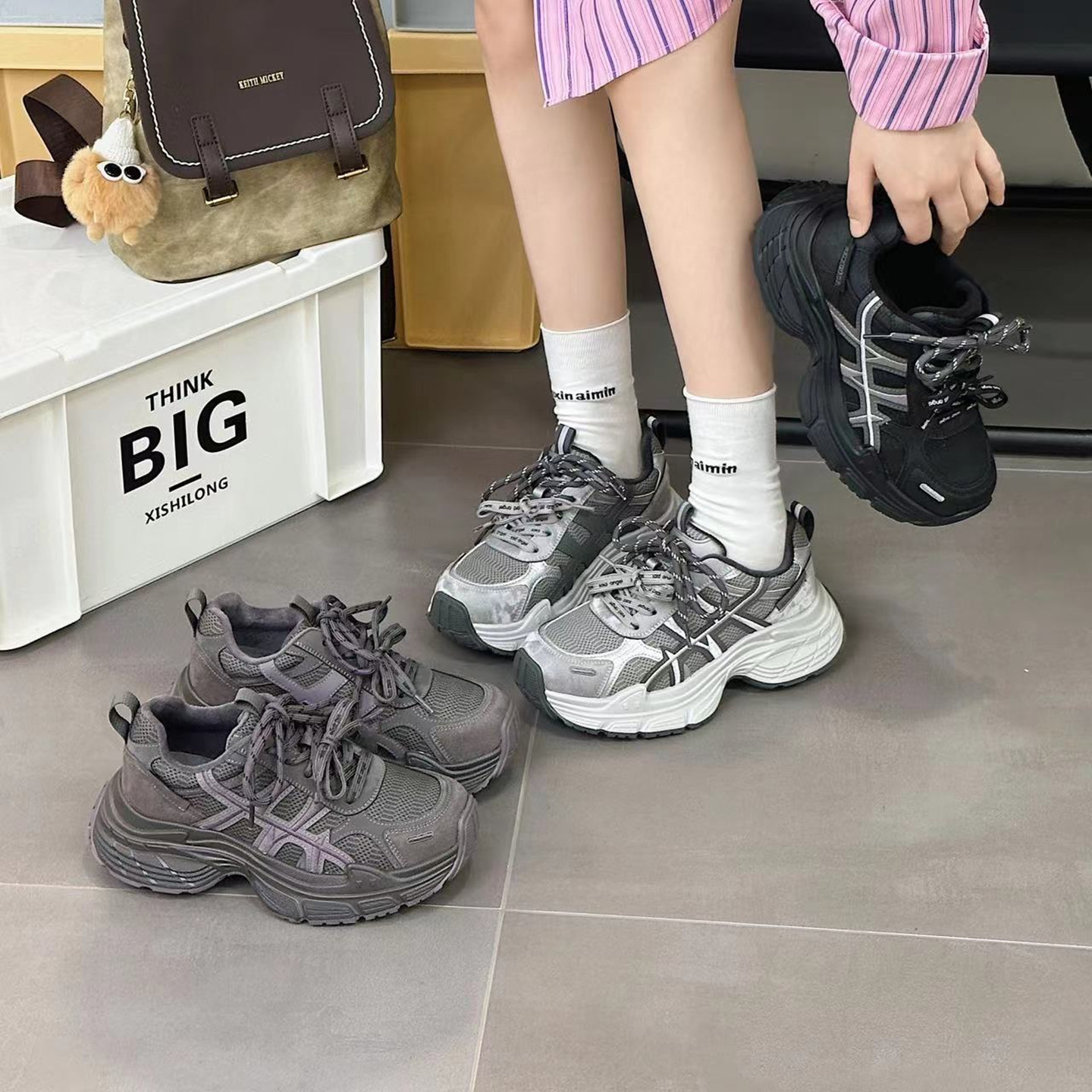 轻便时尚加绒运动女鞋2025年冬季