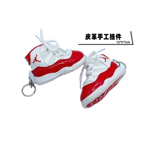 立体小鞋模a篮球鞋j钥匙扣乔11鞋子包包挂件倒钩挂饰生日创意礼物