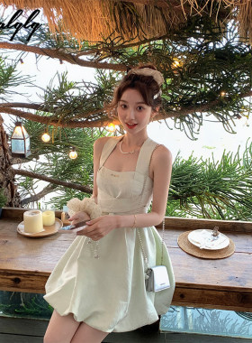 专柜品牌高级感绿色提花背带花苞连衣裙女夏季设计感小众法式甜美