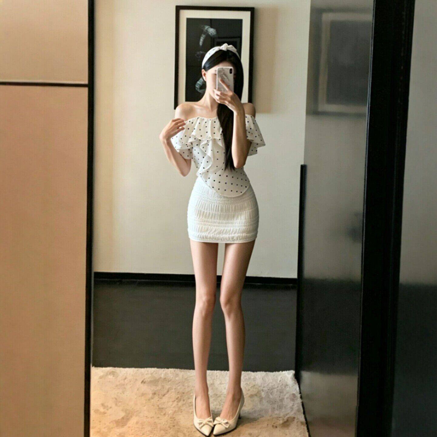 专柜正品纯欲风独特超好看一字肩上衣包臀短裙两件套装减龄搭配一