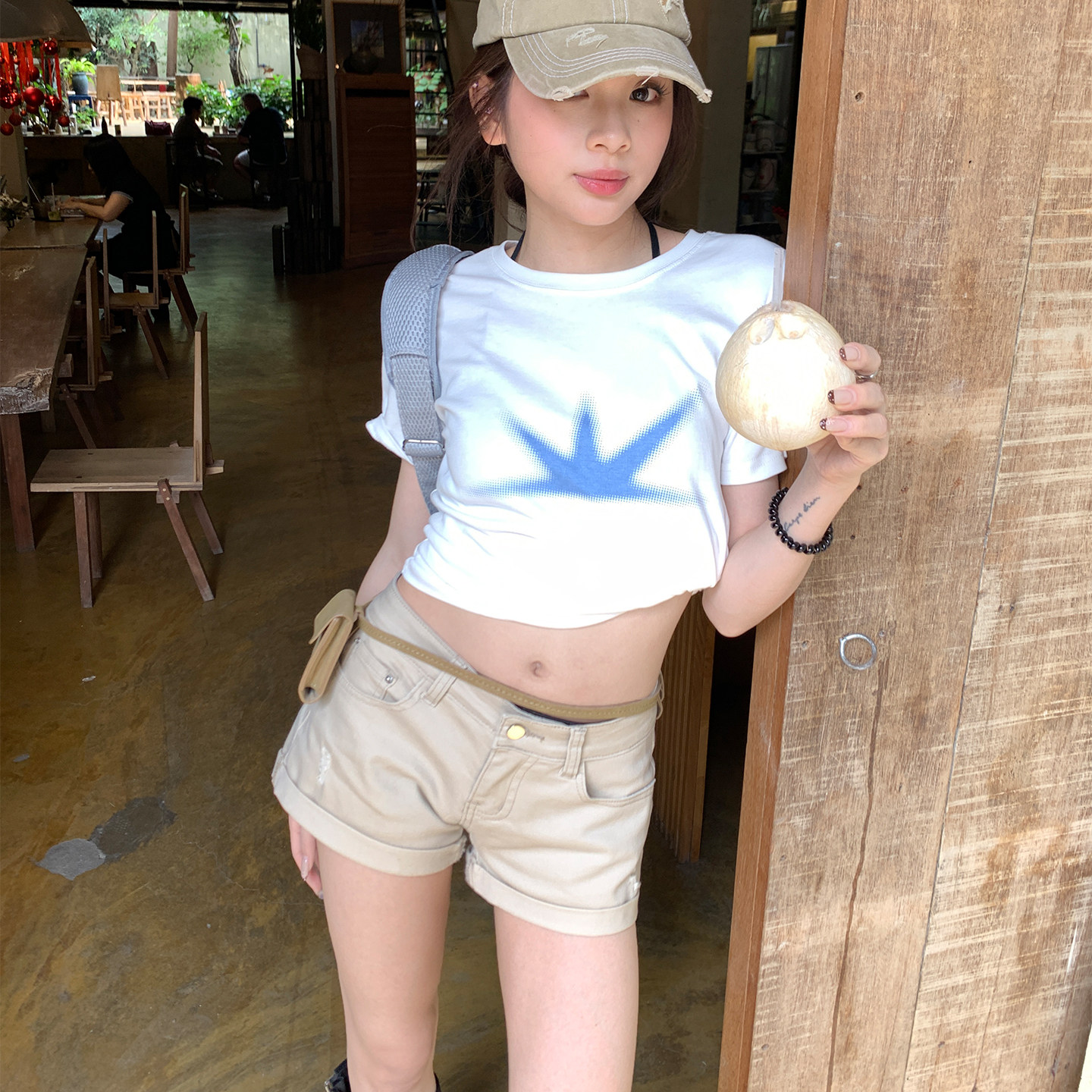 专柜正品牛仔短裤女2026夏季新款低腰显瘦辣妹百搭卷边复古拿铁卡