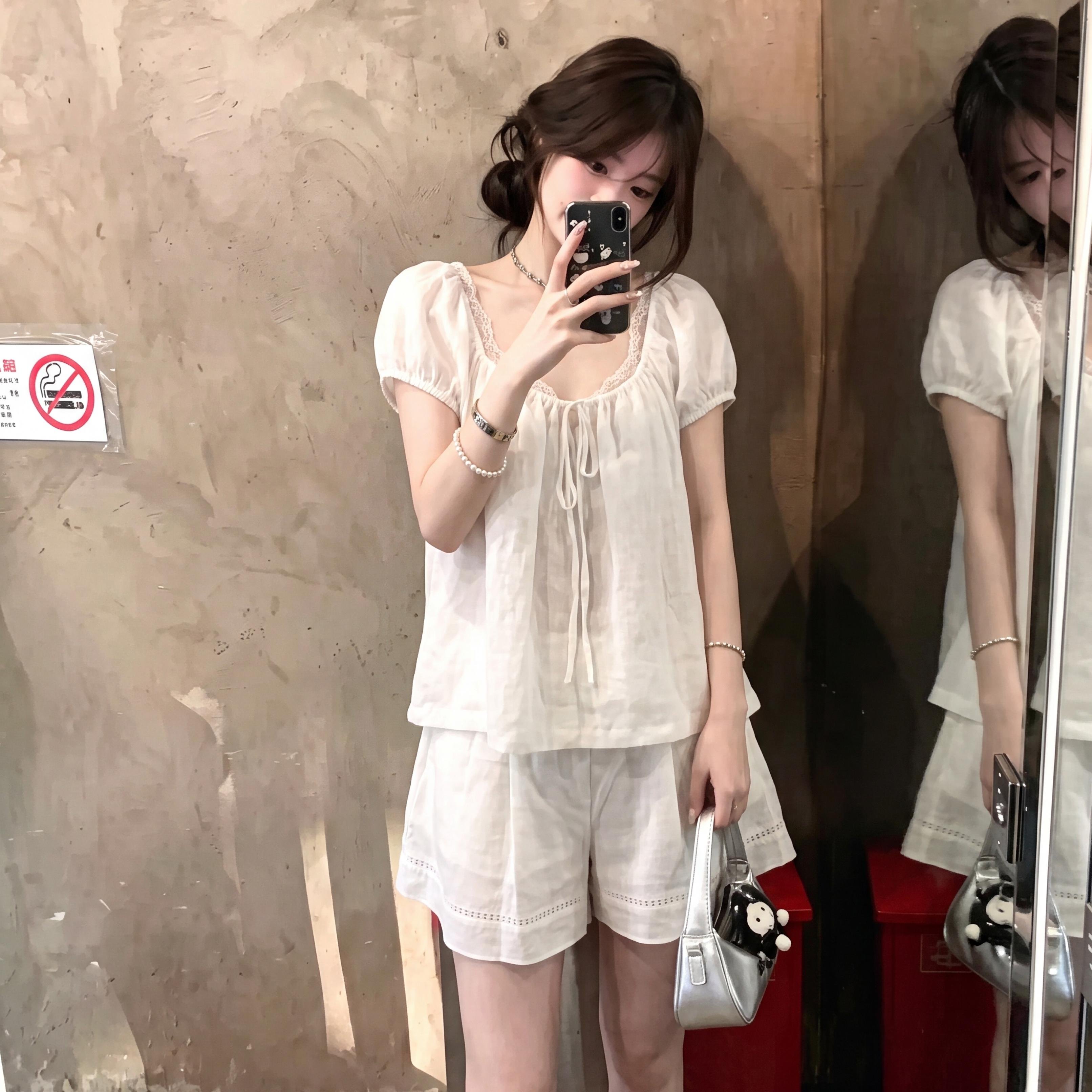 专柜正品白色泡泡袖系带衬衫女夏季性感辣妹蕾丝内搭宽松阔腿短裤