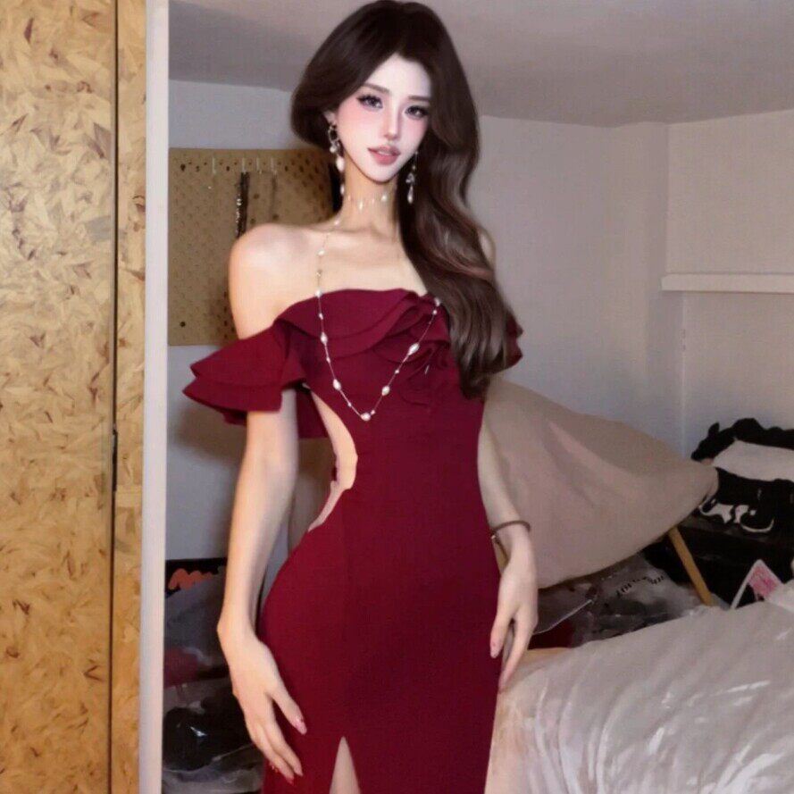 专柜正品御姐独特绝美一字肩连衣裙性感风红色修身包臀长裙2026年