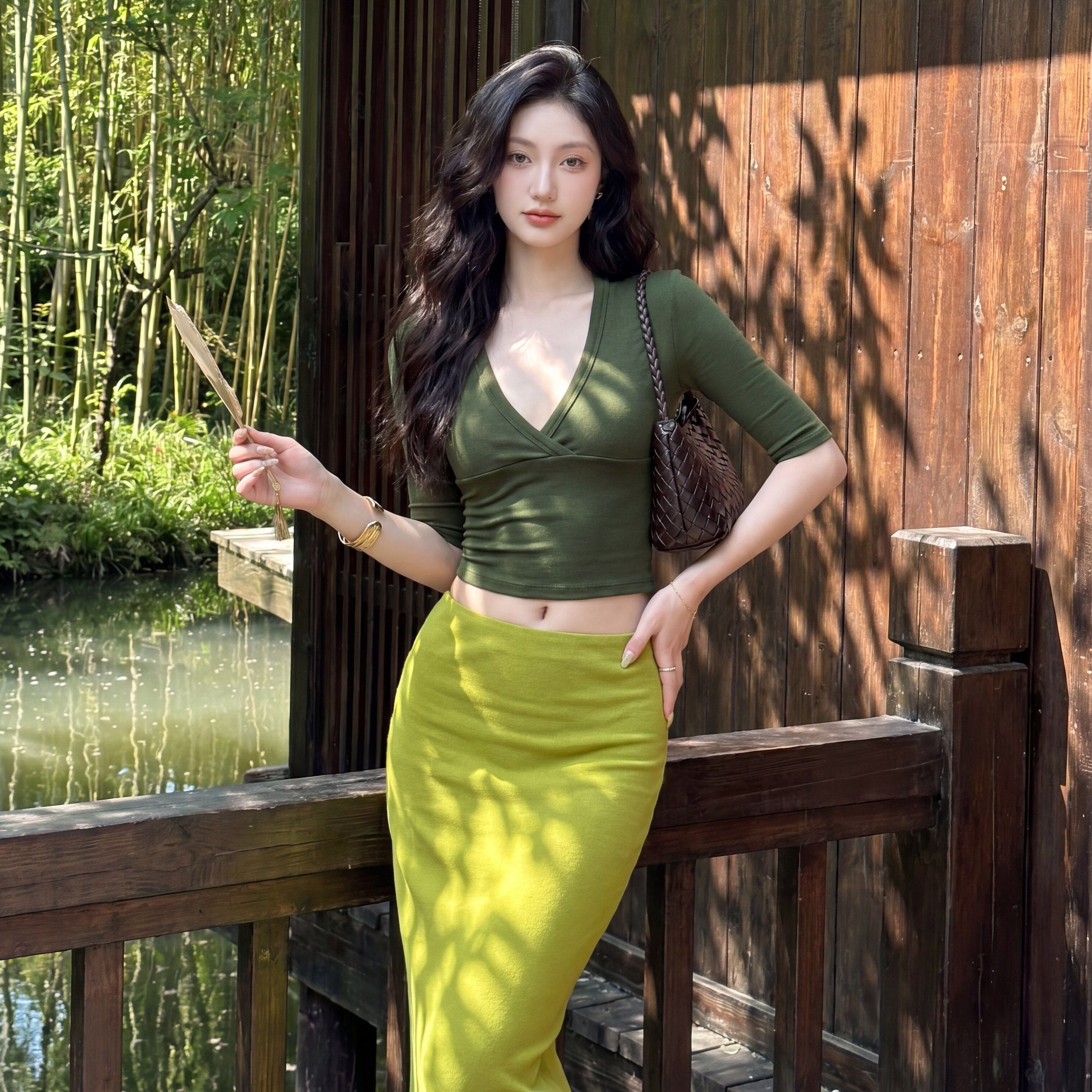 专柜正品绿色高腰褶皱包臀半身裙女夏季温柔纯欲风氛围感穿搭设计