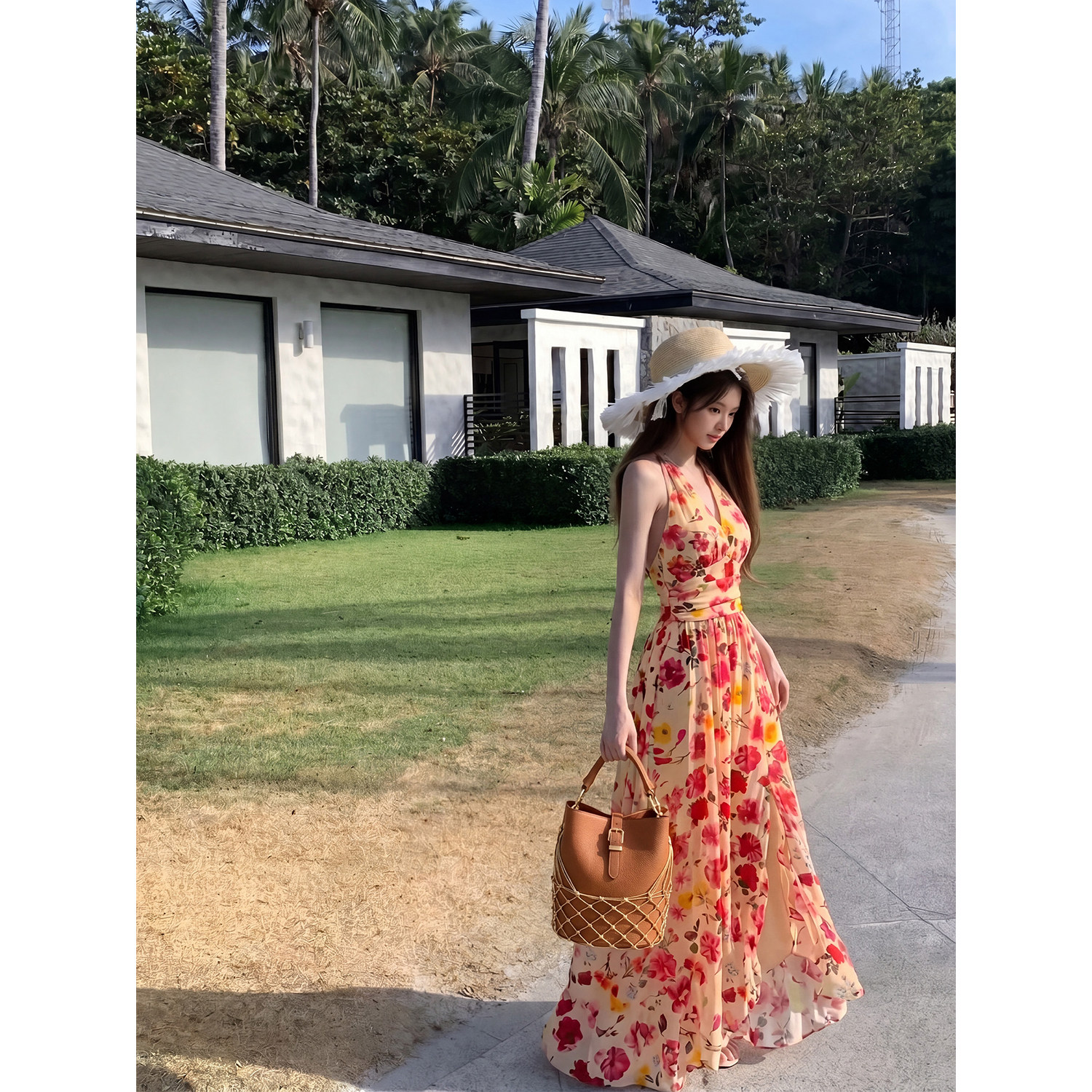 专柜正品法式碎花挂脖连衣裙女夏季度假风收腰显瘦开叉气质长裙子