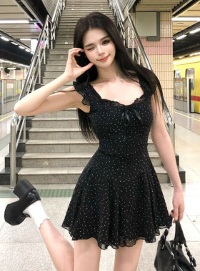 十三行正品法式复古黑色波点小飞袖连衣裙子女收腰显瘦雪纺吊带短