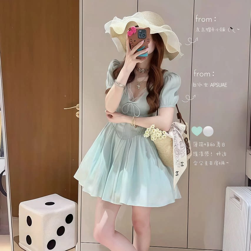 专柜正品薄荷绿泡泡袖公主裙女2026年夏V领修身显瘦沙滩度假风短