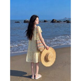专柜正品连衣裙女初中生韩系穿搭夏2026新款女孩海边度假裙夏季洋