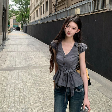 法式复古绑带翻领衬衫上衣女设计感小众收腰V领短袖衬衣夏季新款
