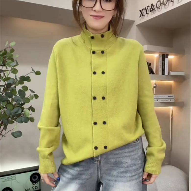 2025秋冬新款简约洋气立领双纽扣针织衫女百搭气质宽松外套上衣潮
