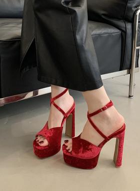 2025年新款春夏丝绒红色方头婚宴鞋防水台厚底粗跟13CM高跟女凉鞋