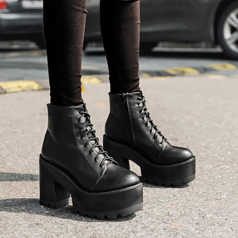 交叉绑带侧拉链原宿厚底高跟短靴