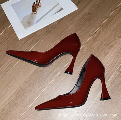 2026春夏新款高跟鞋女方头细跟御姐风性感漆皮复古不累脚浅口单鞋