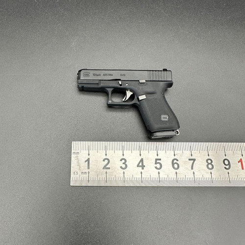 1:3格洛克 GLOCK G19抛壳版钥匙扣模型摆件绝地求生吃鸡玩具