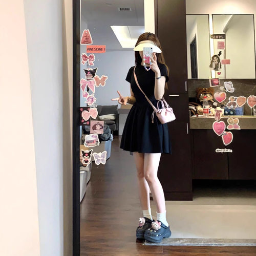 高级感黑色连衣裙女夏季新款赫本风小个子高腰显瘦小黑裙a字短裙