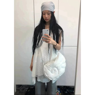 coyseio 孙胜完同款 日系翅膀单肩斜挎包云朵包贝壳包女