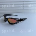 02/Silver Gray Rainbow Flakes