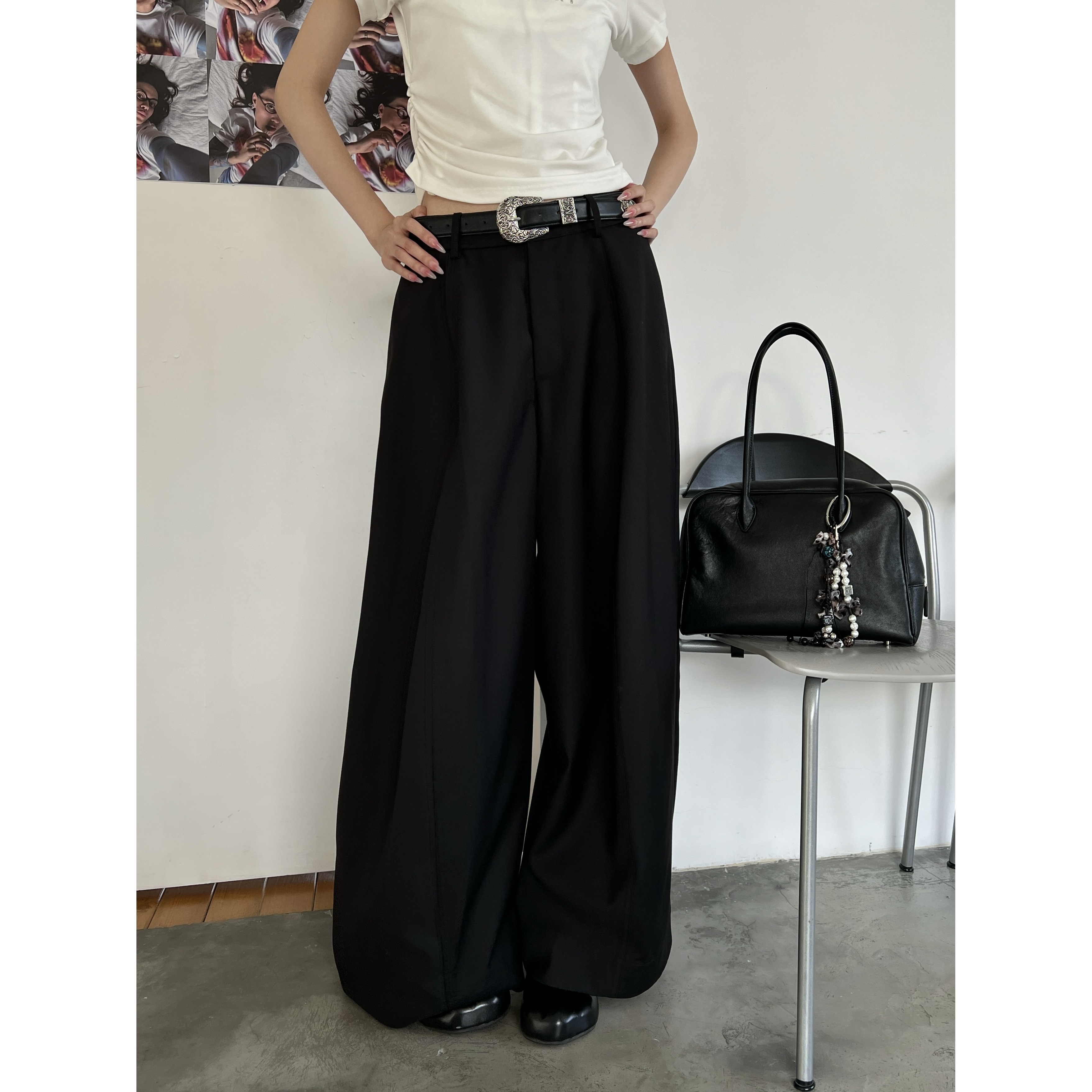 Esu 2025夏季新款穿搭立体茧型口袋显瘦高腰阔腿西裤弯刀裤女