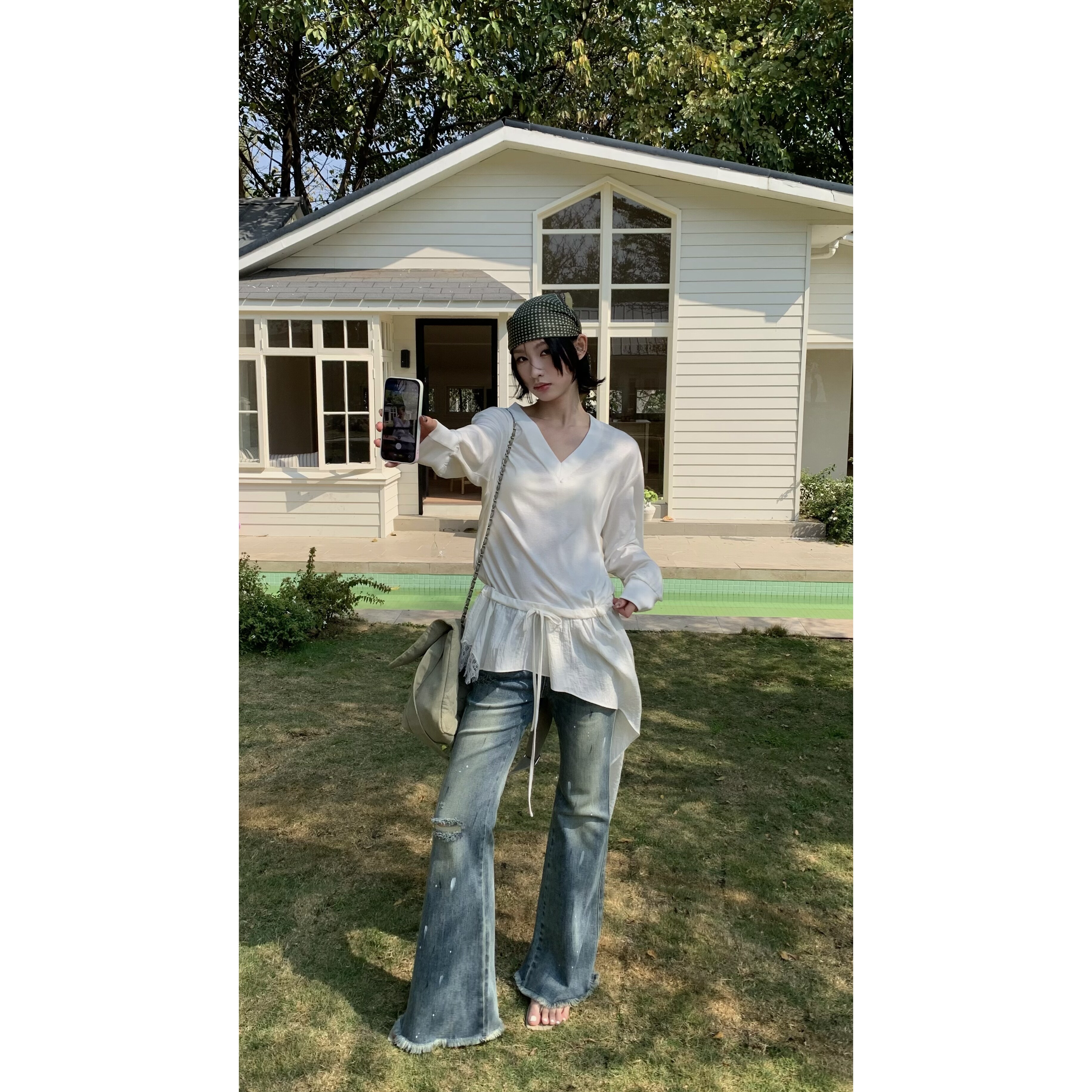 Esu 原创设计2026春夏牛仔长裤女 手绘水洗破洞小直筒微喇弹力