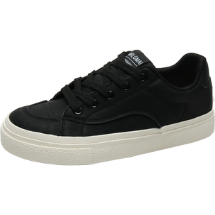 2026春季新款平底板鞋男款透气鞋子男潮鞋百搭男士黑色皮面休闲鞋