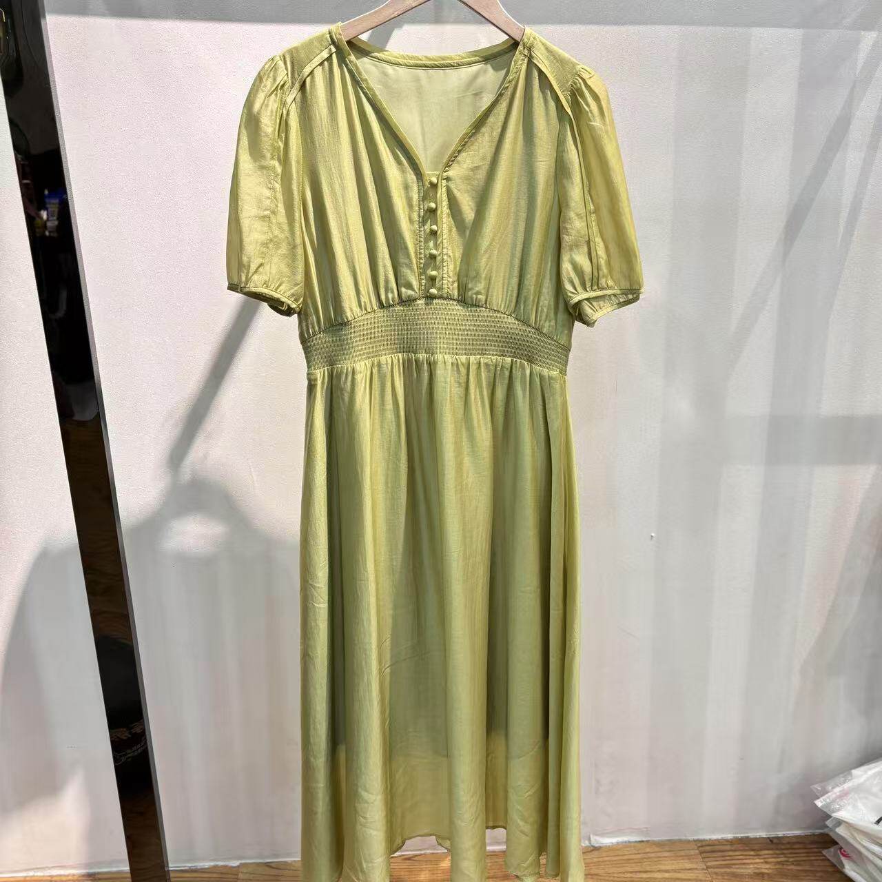 鸢系列专柜正品2025夏装新款时尚百搭显瘦天丝连衣裙2505