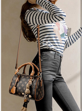 包包女2025新款春秋季洋气轻奢小众高级感时尚休闲百搭斜跨饺子包