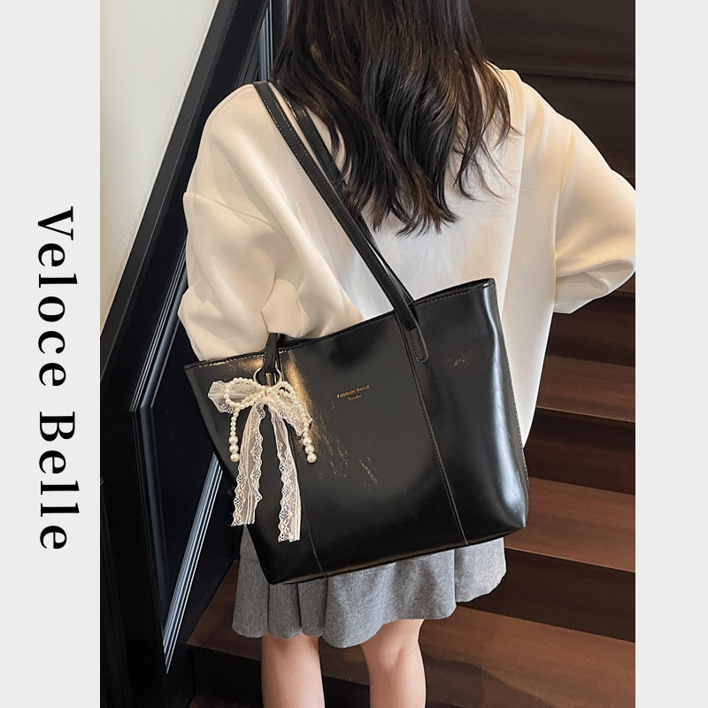 女2025新款通勤手提包轻奢腋下包