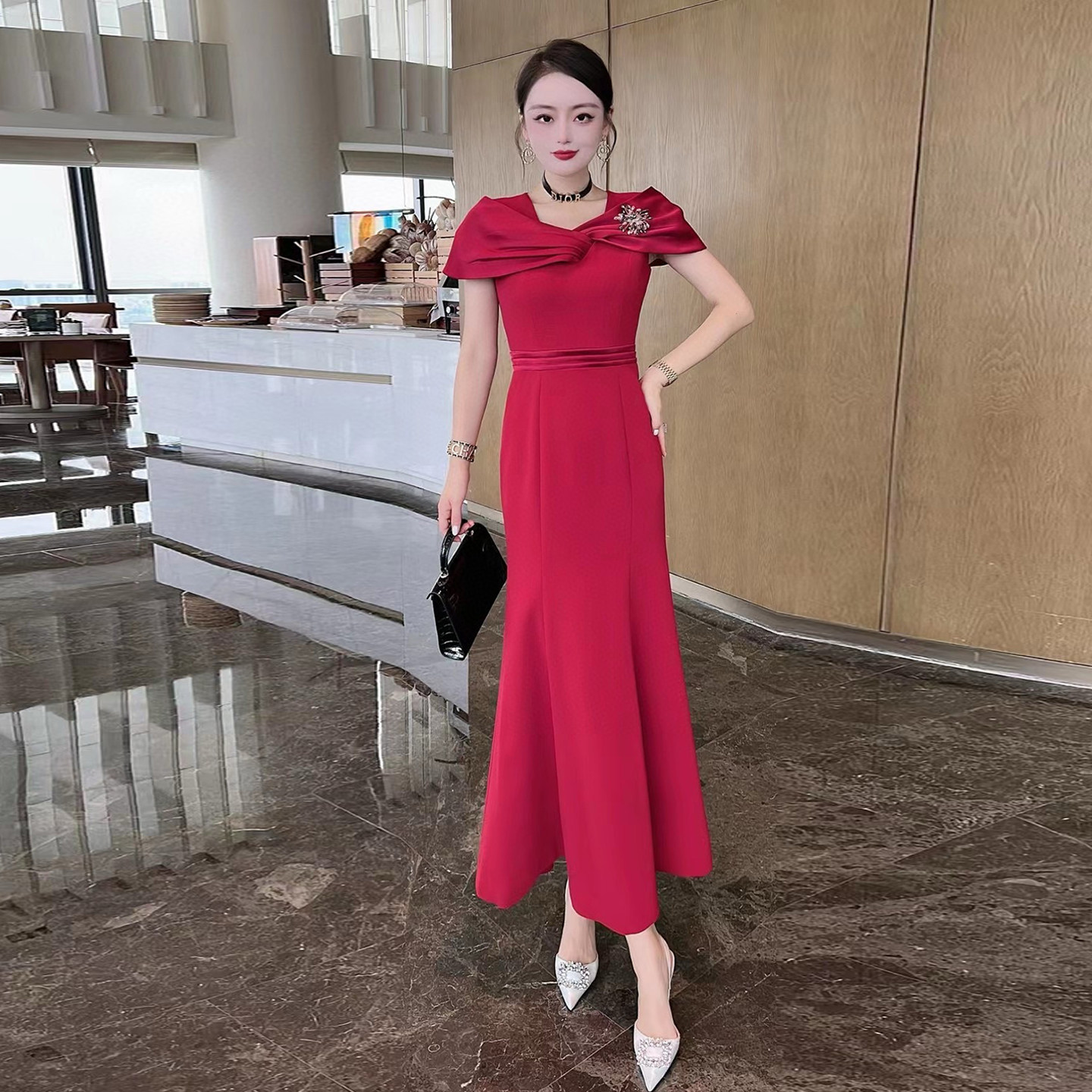 春夏新款喜婆婆新娘敬酒服优雅修身鱼尾红色礼服长裙紫色连衣裙女
