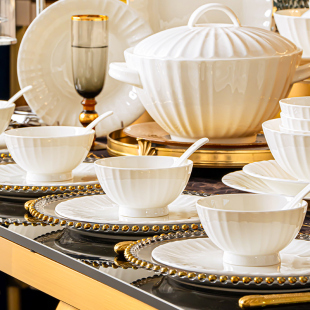 景德镇骨瓷餐具套组釉下彩2025新款 碗盘家用高档纯白轻奢高级碗碟