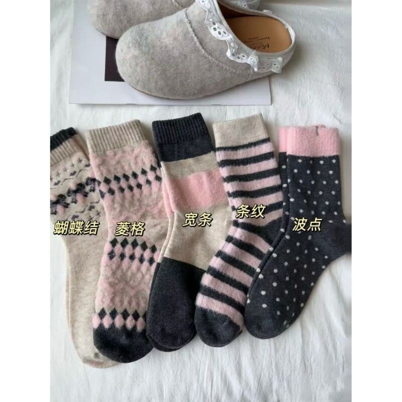 毛绒袜子女冬季加厚费尔岛袜子女加厚加绒中筒袜保暖居家睡眠袜