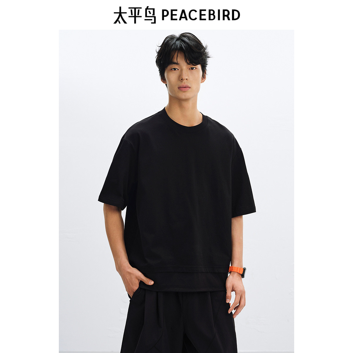 太平鸟男装潮牌拼接短袖T恤25夏新款户外徒步半袖纯色刺绣体恤衫