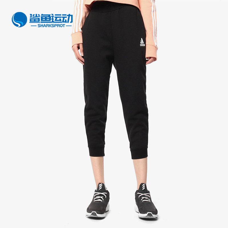 阿迪达斯女士运动短裤DW8926